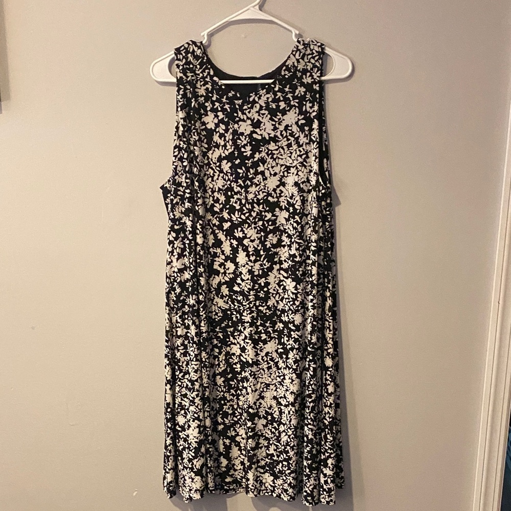 Anne Klein Black and White Floral Midi Dress
